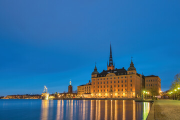 Fototapeta premium Stockholm Sweden, night city skyline at Stockholm City Hall and Gamla Stan