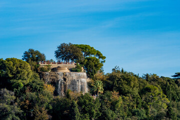 La cascade du parc de la colline du château à Nice