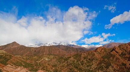 Obraz premium Snow capped Andes mountains near Potrerillos, Argentina.