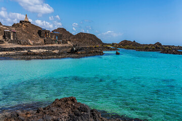 Agua turquesa en la Isla de Lobos, en Fuerteventura (Islas Canarias)