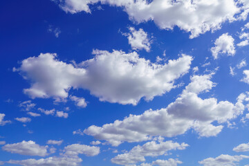 Fototapeta premium Sunny weather blue sky white cloud background