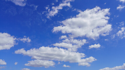 Obraz premium Sunny weather blue sky white cloud background