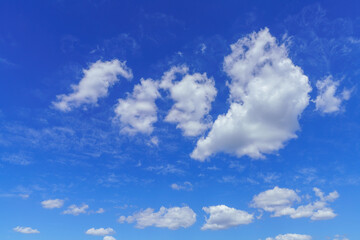Obraz premium Sunny weather blue sky white cloud background