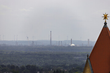 Leipzig, Blick vom Völkerschlachtdenkmal bis zum Industriegebiet Lippendorf