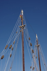 Mast and rrigging of a schooner