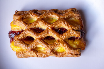 apple pie with cinnamon