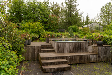 Outdoor Jacuzzi in the garden