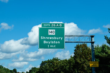 exit 26 A-B sign on Interstate 290 in Shrewsbury, Massachusetts for MA-140 Shrewsbury and Boylston