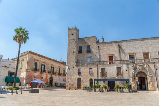 Palazzo Risolo, sur la Piazza del Popolo, Specchia, Italie