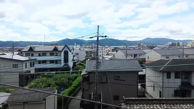 萱島駅を通過する京阪特急の車窓 （京阪本線 萱島, 2024年6月）