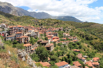 Grèce, environs du Monastère d'Osios Lukas, village de Arachova