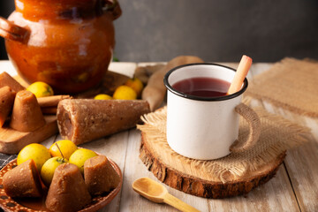 Ponche de Frutas Navideño. In Mexico, Christmas fruit punch is a hot fruit-infused drink, traditionally consumed in the December season during posadas and Christmas Eve.