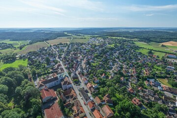 Die mittelfränkische Stadt Schillingsfürst im Naturpark Frankenhöhe im Luftbild