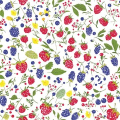 seamless pattern of juicy berries scattered among delicate floral designs