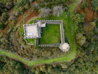 Castillo de Doiras fortificacion medieval de Cervantes en Galicia