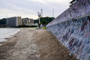 防波堤と海の監視塔