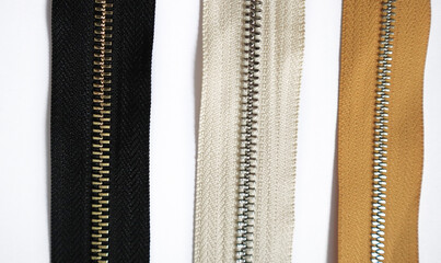 zipper isoleted on white background © akın demirci