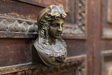 Werona - Ozdoba na drzwiach wejściowych 