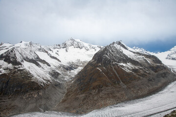 Le grand glacier d'Aletsch avec le monch, l'Eiger et le Jungfraujoch
