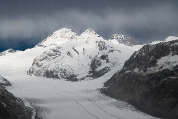 Le grand glacier d'Aletsch avec le monch, l'Eiger et le Jungfraujoch