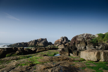 rock in the mountains pedras perto do mar