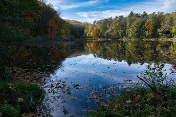 Jezioro, kolory jesieni