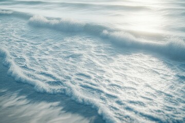 Obraz premium Serene Ocean Waves Gently Lapping at Shoreline