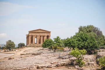 Fototapeta premium ruins of the temple in the valley of temples in Agrigento in sicily