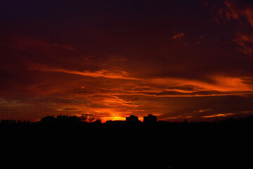 Obraz premium Orange dramatic skies in the fall