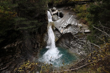 Obraz premium The Valeille waterfall and valley in the Gran Paradiso National Park
