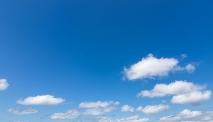 Fototapeta premium 맑고 푸른 하늘에 떠있는 구름들