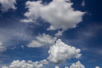Obraz premium beautiful big clouds in beautiful blue sky