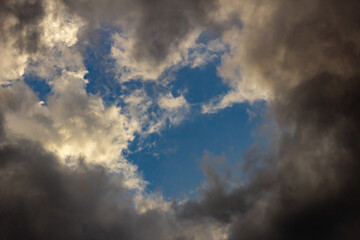 Obraz premium beautiful big clouds in beautiful blue sky