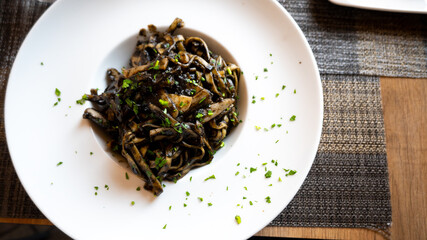 Spaghetti al nero di seppia.  