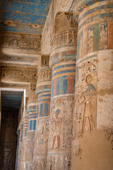 Columnas templo de Habu