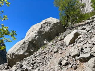Limestone rocks in Mala Paklenica canyon, Seline (Paklenica National Park, Croatia) - Kalksteinfelsen in der Schlucht Mala Paklenica, Seline (Nationalpark Paklenica, Kroatien)
