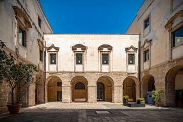 Hermosa foto  panorámica  , casco antiguo de la ciudad de Taranto, Puglia