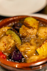 ナスと鶏肉のアヒージョ