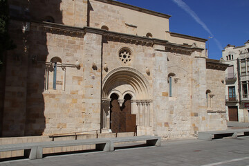Obraz premium st james (or santiago) church in zamora in spain 