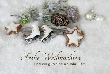 Weihnachtskarte: Weihnachtsgrüße mit Weihnachtsschmuck im Schnee . Frohe Weihnachten und ein...