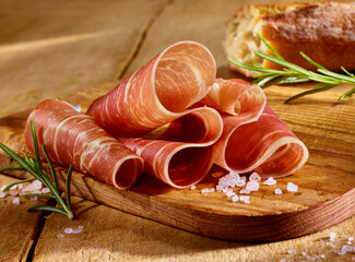Schinken, Serrano, Baguette, Salzkörner, Brotzeit, 