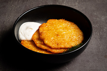 potatop pancakes with sour cream