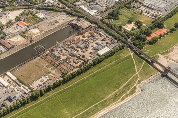 Der Deutzer Hafen ist ein rechtsrheinischer Kölner Hafen mit gewerblicher Nutzung und Güterumschlag im Kölner Stadtteil Deutz. Er soll in den kommenden Jahren komplett Neugestaltet werden.