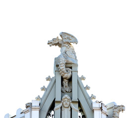 Obraz premium dragón alado reposa en las alturas