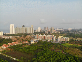 Obraz premium 태국&nbsp;파타야&nbsp;좀티엔&nbsp;해변&nbsp;고층빌딩들과 새로운 부동산 개발부지 풍경&nbsp; 