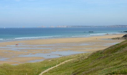 Côte et plage de La Palue  dans la presqu'ile de Crozon en Bretagne Finistère France	