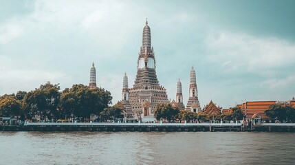 Fototapeta premium Scenic View of Wat Arun in Bangkok, Thailand