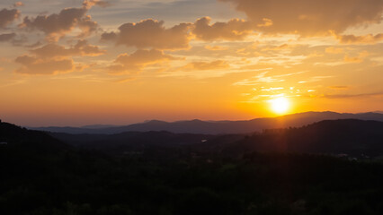 Obraz premium Sunsets in the hill background.