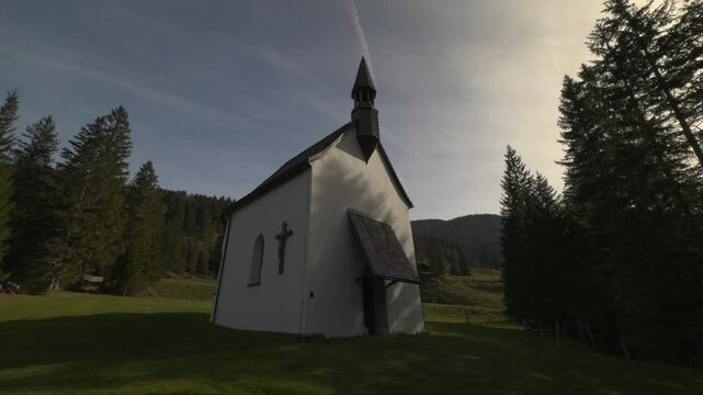 Katholische Bergkapelle Maria Hilf im Valepp Gemarkung des Marktes Schliersee in Bayern, Deutschland. Beautiful and unique Maria Hilf chapel in Valepp in Bavaria, Germany. Catholic mountain chapel. 