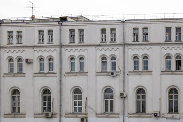 Obraz premium Exploring the Architectural Details of This Historic Buildings Unique Design and Beauty